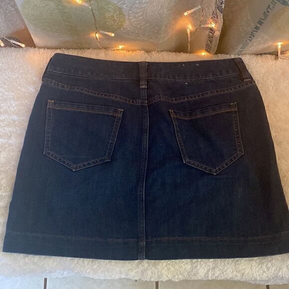 Denim skirt. Womens 8. NWOT. Approximately 15’ in length. - Picture 3 of 3